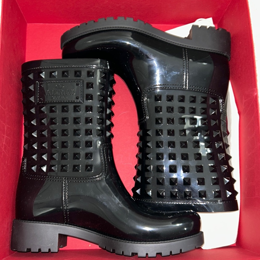 Brand new Valentino rain boots! They’re so cute just a little small for me!